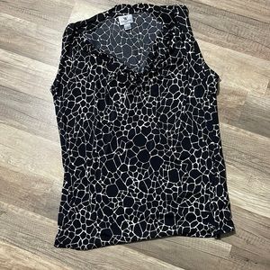 Ladies sleeveless blouse